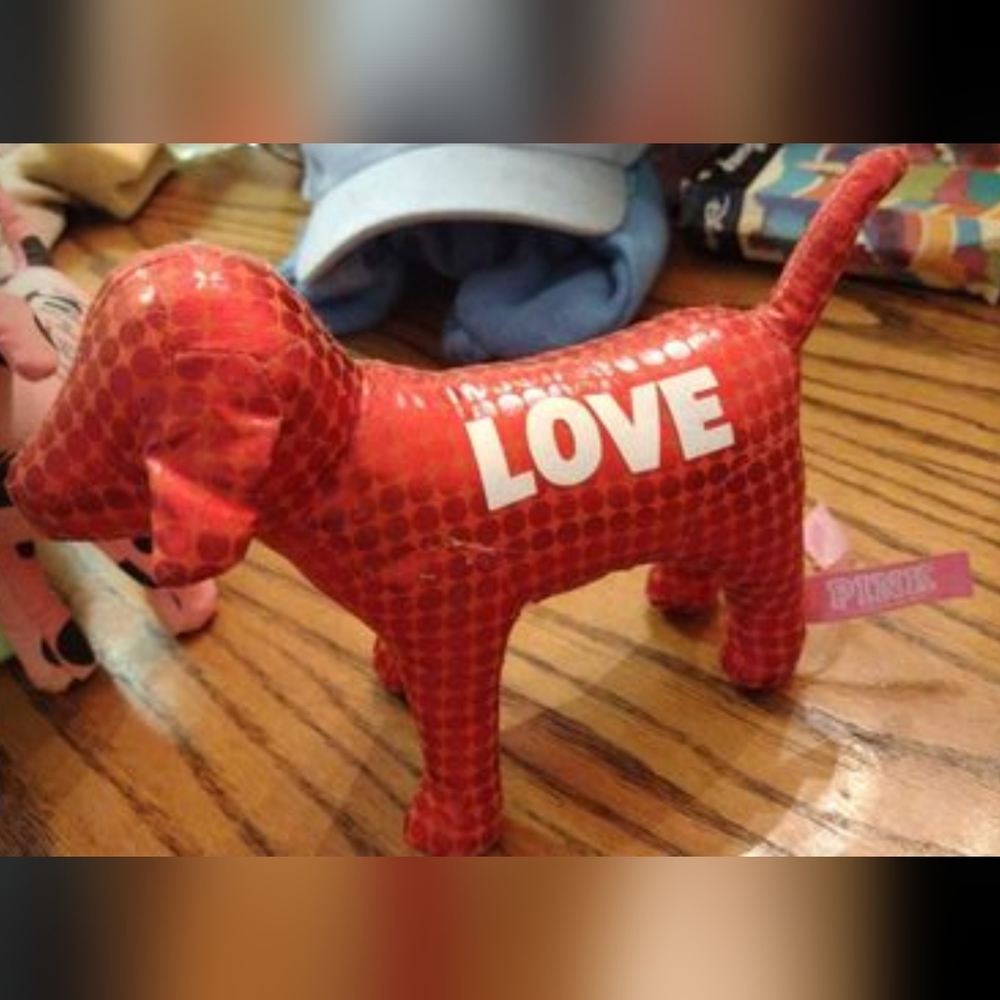 Victoria Secret dogs - Picture 2 of 3